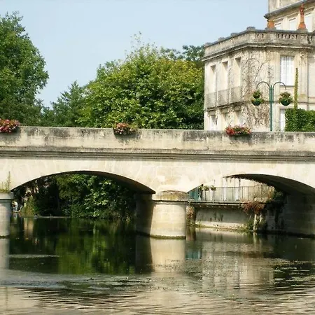 Appartement 7 -logis Carmes 1km Cure Jonzac