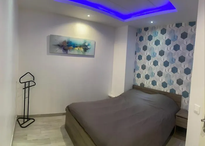 7 -logis Carmes 1km Cure * ז'ונזאק